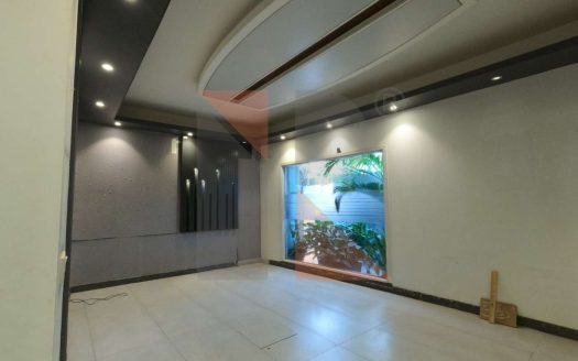 500 Yards Commercial Bungalow for Rent in Block 4 Clifton – Multi-Floor Office Setup with Glass Chambers